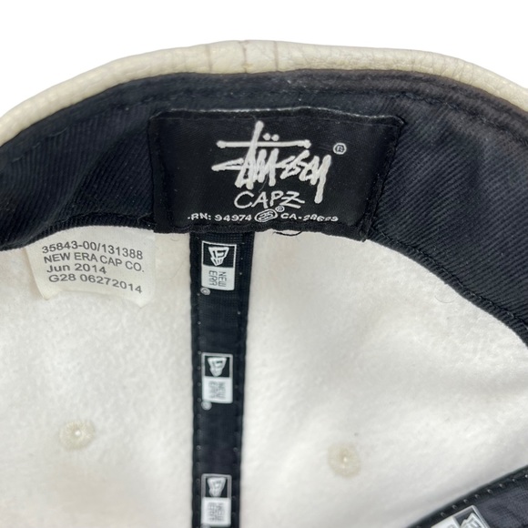Stussy PU Cream Embroidered Logo Snapback Flat Bill Hat Cap - Picture 11 of 11